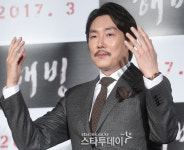 [포토]조진웅, 내과의사의 손입니다!