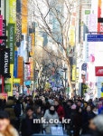 [포토] 사드 영향 명동 관광객 평소보다 줄었지만...