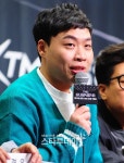[포토] 이상준, `더 벙커`에서 차 경매 