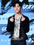 [포토] 스누퍼 우성, 하트 전달~