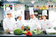 [대학탐방] 셰프 꿈꾼다면…한국서 `폴 보퀴즈` 학위 따는 우송으로