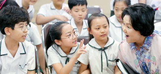 [폴리톡톡] 보고싶어요 편지받고 초등학교 찾아간 金여사