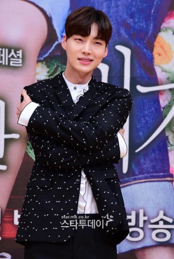 [포토] 안재현, 외로움을 온몸으로?