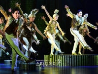 [포토] 더 신나고 화려해진 `브로드웨이 42번가`