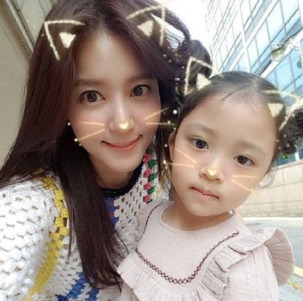 정시아서우, 러블리한 붕어빵 모녀 `고양이 셀카`