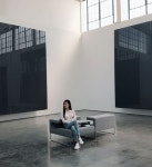 청순교과서 김사랑, 청바지+화이트셔츠 `미술관 여신 강림`