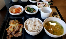 `아침은 먹고 다니십니까?`…조식 주는 고급 아파트들