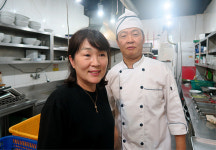 채소와 밑반찬 정갈함까지 청정한우의 유혹 `통나무집`