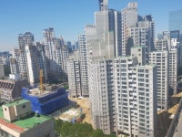 아파트촌 형성 되는 강남역 일대, `래미안서초에스티지S` 매물 나오기 시작해..