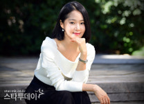 [22회 BIFF 인터뷰]이봄 "드레스 화제? 저는 더 열심히 연기해야죠"