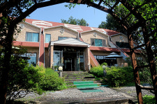 좋은 콩과 장인정신으로 빚어내는 손두부 맛집, `두리원`