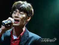 [포토] 민수, 늦깎이 데뷔