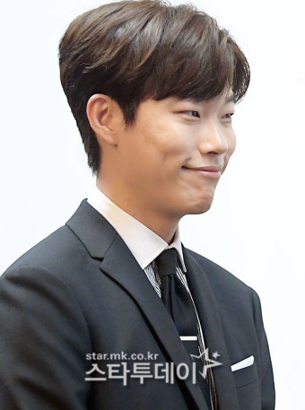 류준열, 그린피스 활동 위해 1천만원 기부