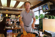 춘천 원조 맛집 뛰어넘는 일산 `명동1번지 닭갈비`