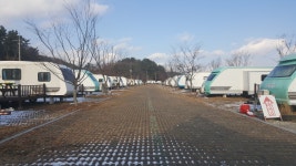 백제역사가 살아 숨쉬는 도시 부여의 ‘백마강 카라반 캠핑장’