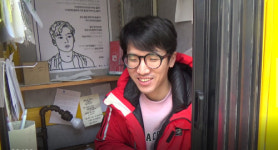 경복궁역 옆 낡은 공중전화 부스의 따뜻한 변신