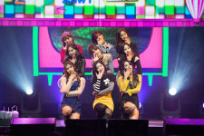 JYP 시총 벌떡 일으킨 트와이스의 힘은 뭘까