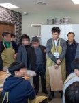 빅뱅 탑, 용산구청 공예관 사회복무요원 근무 `포착` 