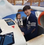 안재욱, 딸과 보낸 발렌타인데이…”뮤지컬이 더 쉬웠어요”