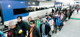 강원행 KTX는 기업을 싣고…기업오니 소비늘고 `평창의 선순환`