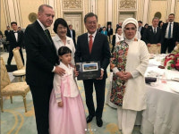 아일라, 달님 만나다...`응팔 진주` 김설, 문재인 대통령과 인증샷