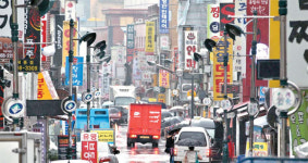 [요즘엔 이 거리가 핫] 건대입구역 상권…2030 즐겨찾는 미식거리