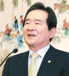 "입법이 국회의원에게 3순위 활동이라니…"