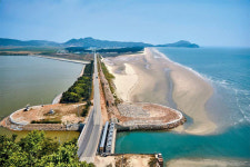 [Cool 스폿] 島島한 섬 백령도…시원한 여름바다 어때요
