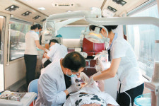 [의료·건강] 반값 임플란트로 치과 문턱 낮추고, 의료 나눔도 앞장