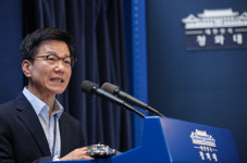 靑 `업추비 미용업 사용` 주장 사실과 달라…경호요원 목욕비