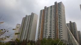 우수한 교통, 자연 환경 갖춘 안양시 동안구 평촌동 `푸른마을인덕원대우` 최근 매매 거래 완료 