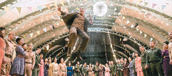 [영화 리뷰] 19일 개봉 `스윙키즈`, 탭댄스로 인종·이념의 벽을 넘다