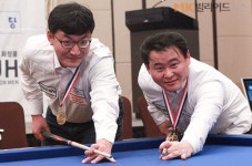 ‘직장당구 우승’ 삼척시청동호회 “시장님이 당구대 놔주신대요”
