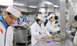 현대화스너위탁급식소 | HDC현대산업개발 임직원들, 무료급식 봉사활동 실시