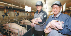 [국가대표 농식품기업] 삼성에서 축산업 첫발…내 농장 꿈꾸며 마흔에 창업