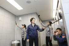쇼핑몰 화장실선 몰카 샅샅이 훑었지만…모텔은 영장없어 한계