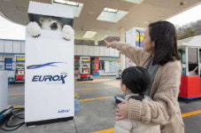 미술관 옆 주유소…요소수 주입기, 예술작품으로 변신