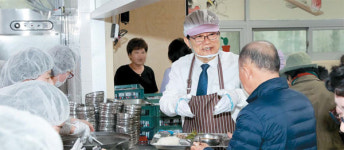일주일 한번은 봉사활동 하는 시장님