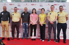 첫선 프로당구 슈퍼매치…강동궁 먼저 웃었다