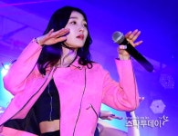미스트롯스텐드클럽 | [포토] 박하이, 클럽에서도 트로트 들어요