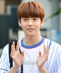 [포토] 수빈, 수줍은 미소로