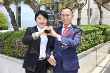 역경 이겨낸 연봉 2억 `보험 커플`