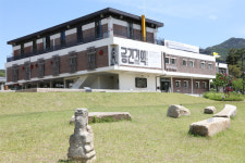 [예술문화도시 안양] `갤러리 안양`…눈길 닿는곳마다 조각·퍼포먼스공연