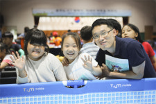 어촌마을 선생님의 손편지, 기업을 움직이다