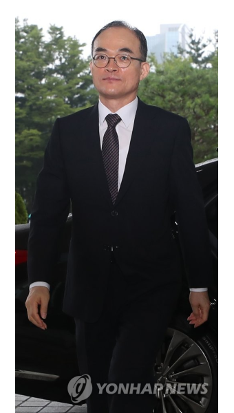 문무일 전 검찰총장, 윤석열 탄핵 판결에 법리상 명백한 결정