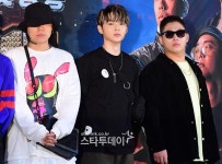 [포토] 무거운 표정의 `40크루`