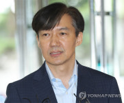 [핫이슈] `동물농장` 떠올리게 하는 여권의 조국 비호