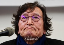 [포토] 정지영 감독, 반독과점에 대해 봉준호 감독과 통화