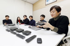 [IT] 통신단말기, 똑똑한 건 기본…이젠 디자인으로 승부