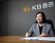 올해의 기업인상| 박정림 KB증권 사장, 국내 1호 증권사 여성 CEO… 전문성·혁신성 겸비한 준비된 리더